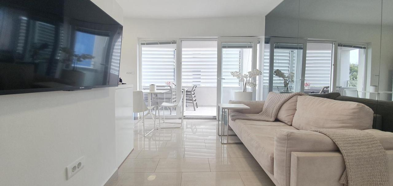 Seahouse By Jelena Apartment Бибине Екстериор снимка